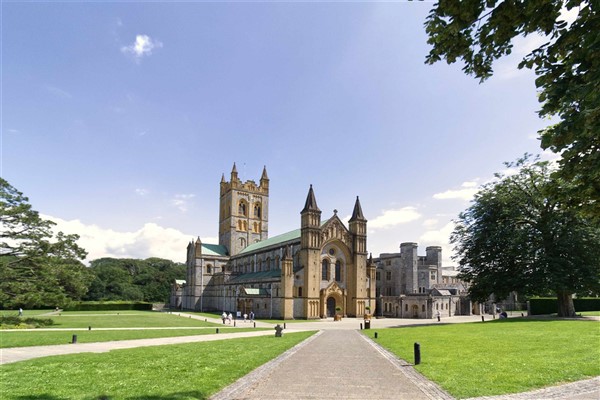 Buckfast Abbey (c) Robin Southgate